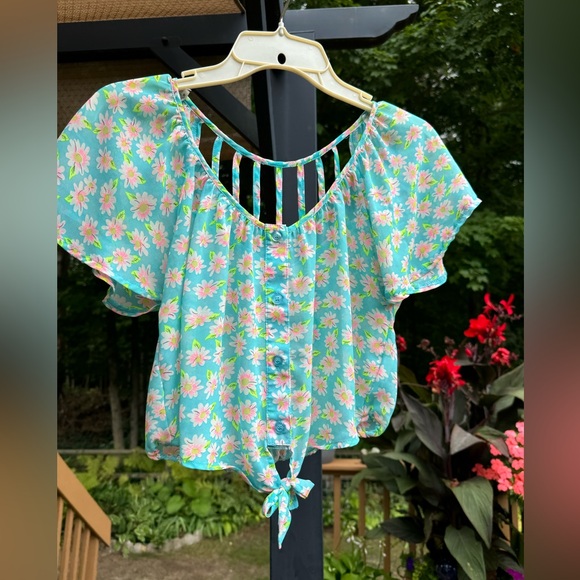 E hanger M, medium ladies halter top - Picture 1 of 6